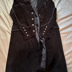 Chic Black Women's Trench Coat with Button Detailing